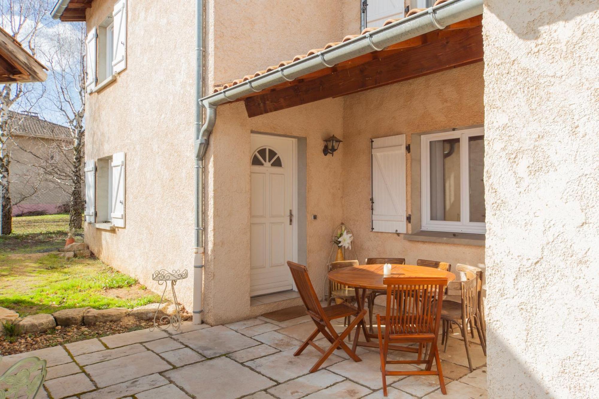 Panda Home Quincié-en-Beaujolais Exterior photo